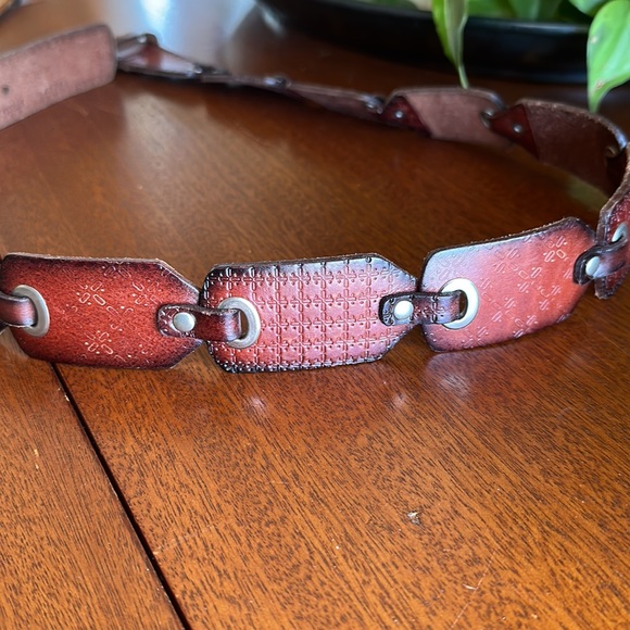 Fossil Genuine leather Belt Brass / Silver Buckle hardware embossed sz Medium - Picture 8 of 16